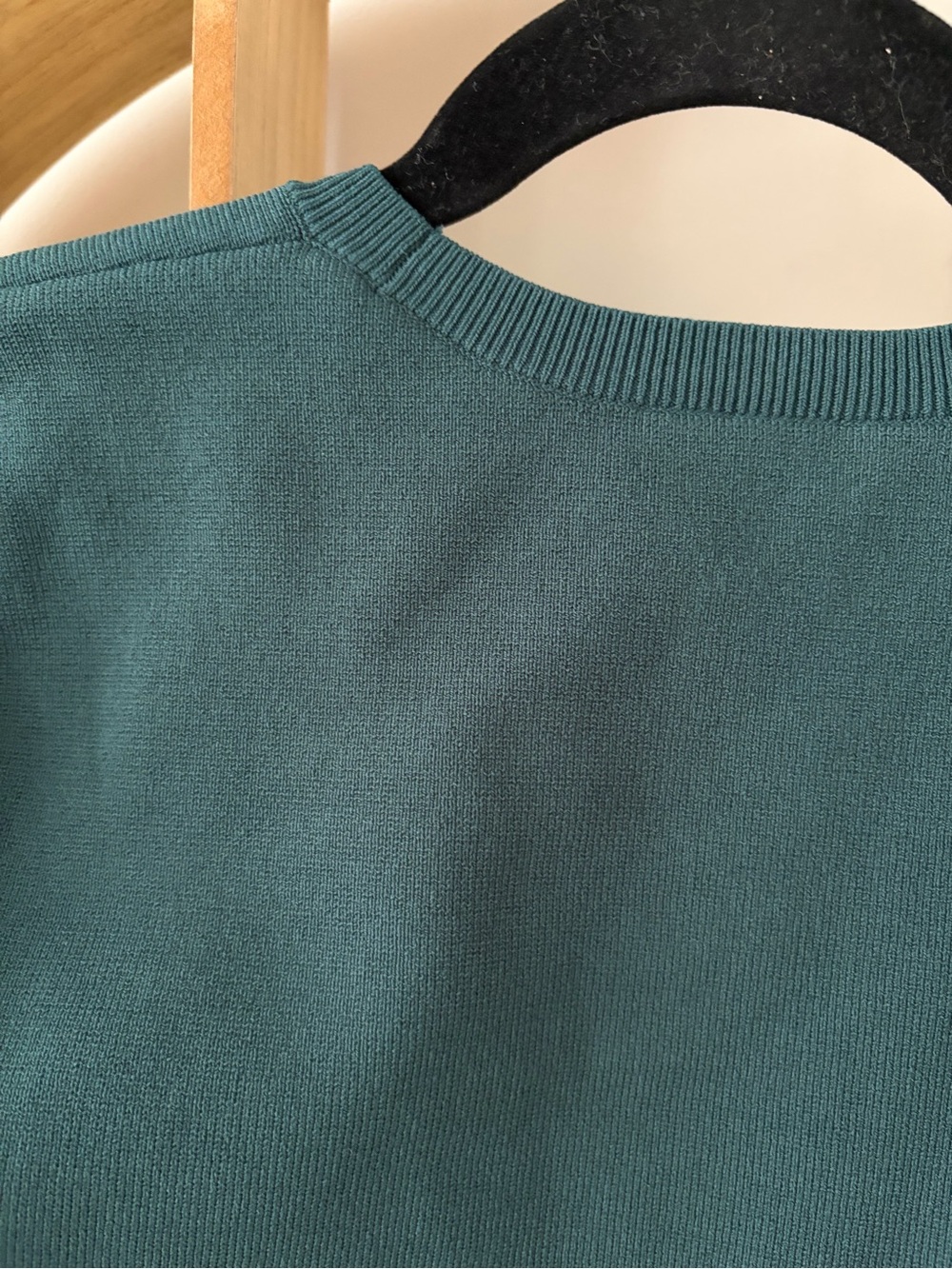 Babaton Sculpt Knit Crew Long Sleeve - Picture 4 of 7